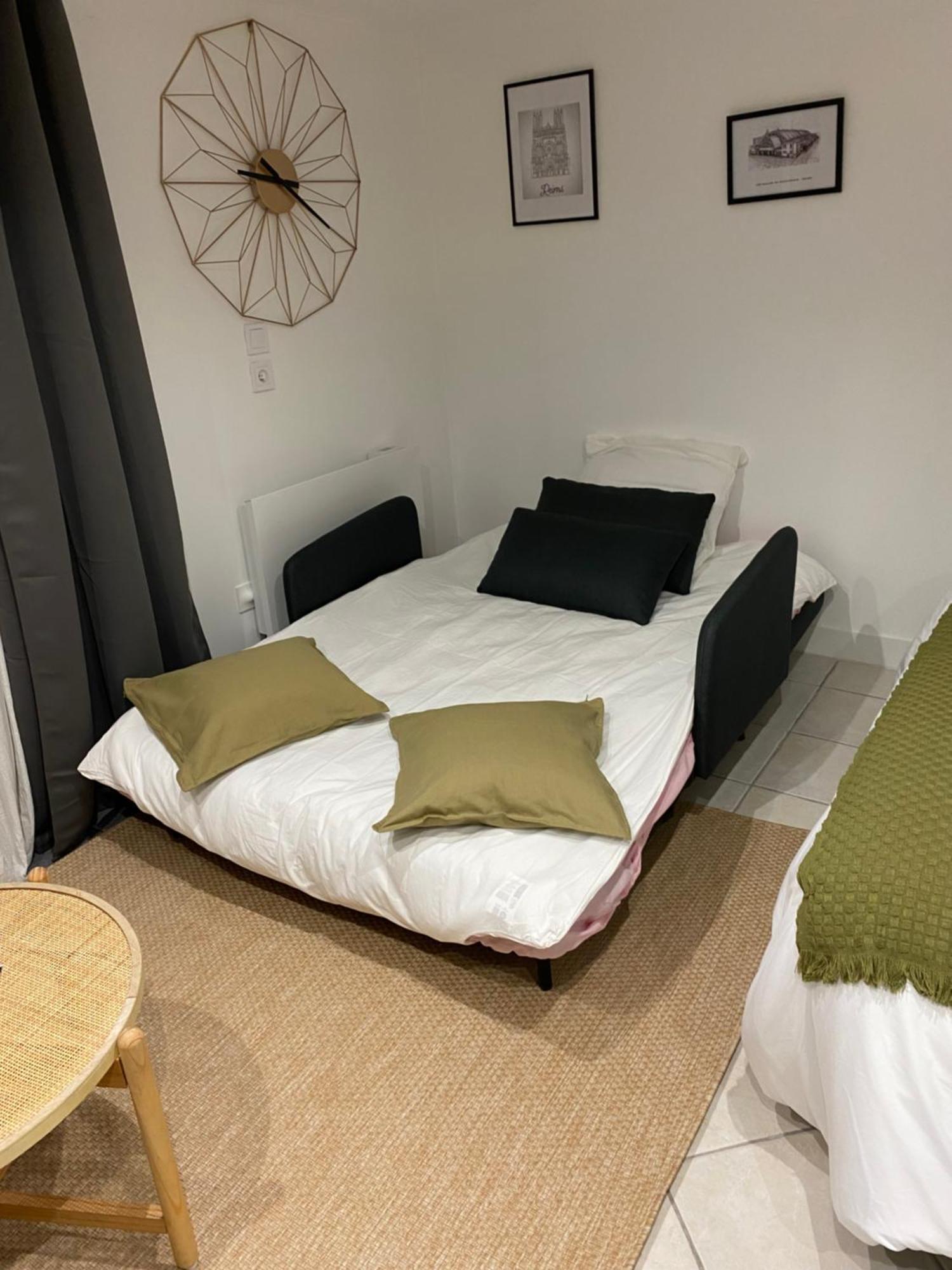 Appart Studio Rdc De Maison Avec Exterieur Proche Reims Tinqueux Exterior foto