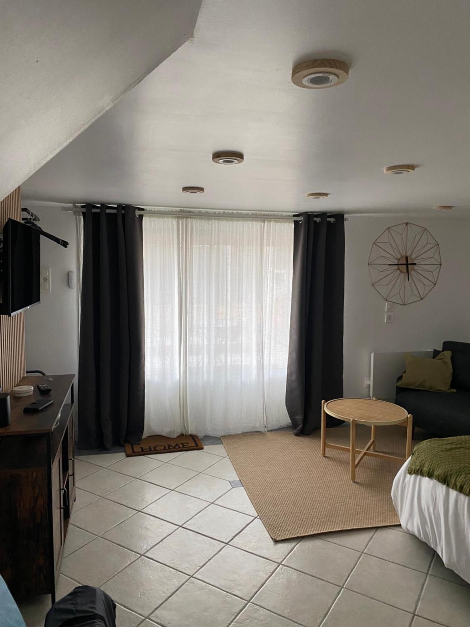 Appart Studio Rdc De Maison Avec Exterieur Proche Reims Tinqueux Habitación foto